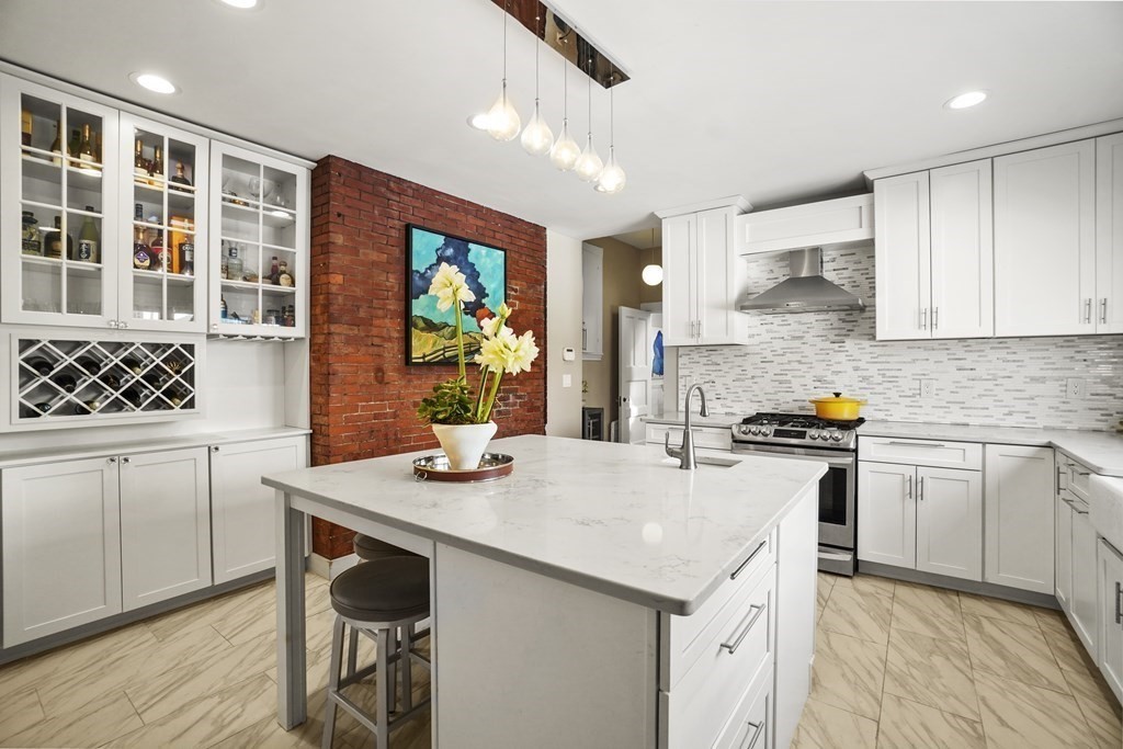 11 Wayne Street Boston, MA 02121 - Photo 9 of 32