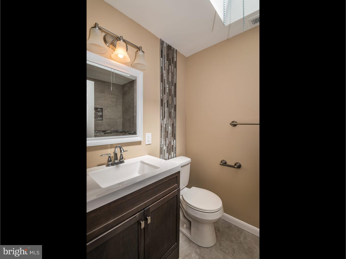 12612 Ramer Road Philadelphia, PA 19154 - Photo 19 of 25 Bathroom