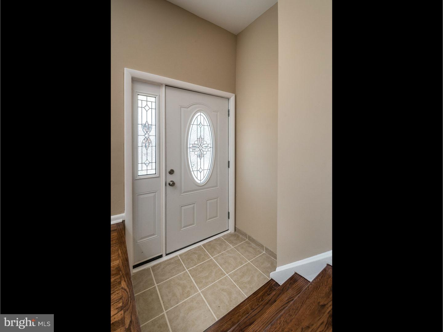 12612 Ramer Road Philadelphia, PA 19154 - Photo 3 of 25 Foyer