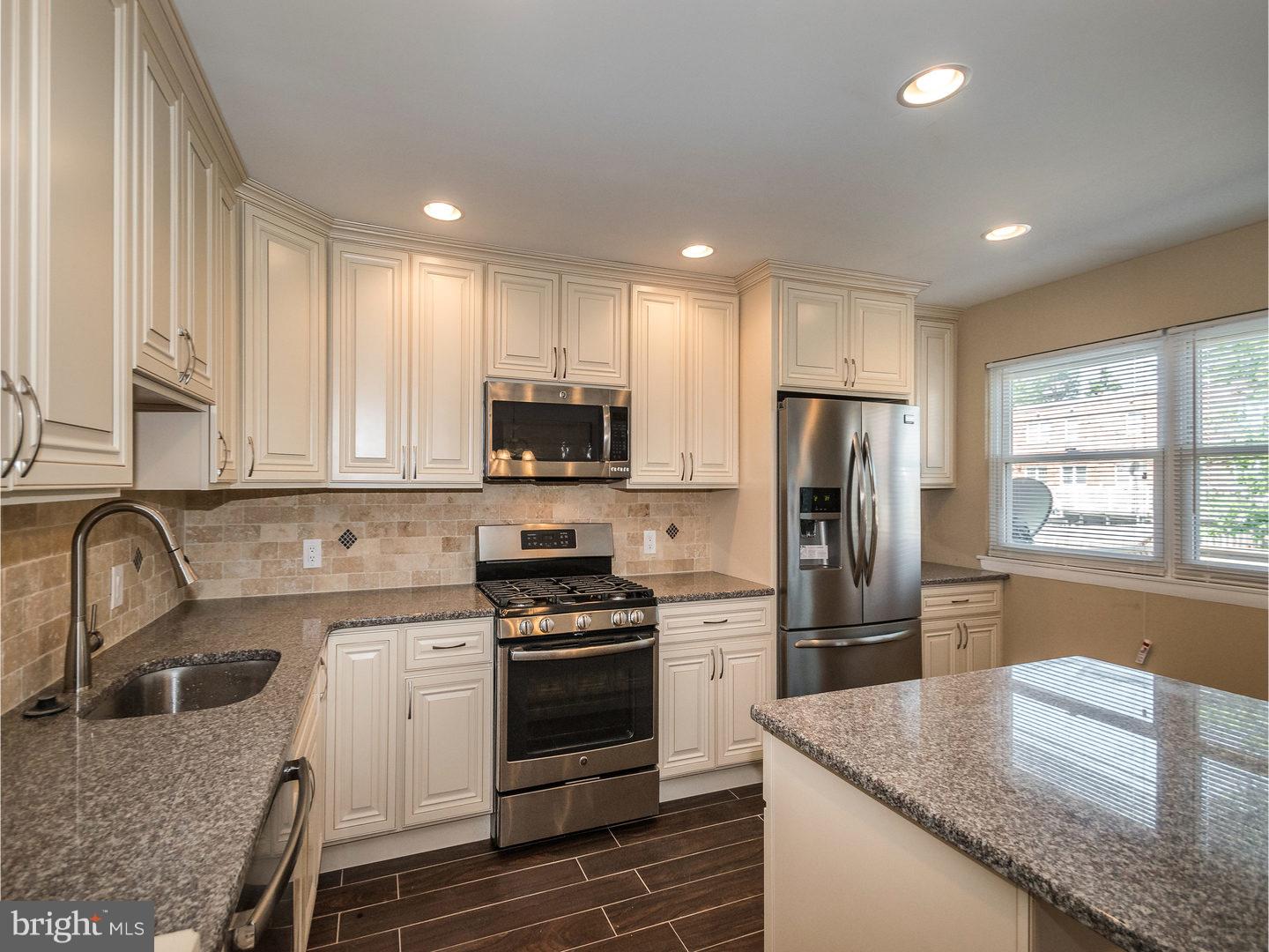 12612 Ramer Road Philadelphia, PA 19154 - Photo 8 of 25 Kitchen
