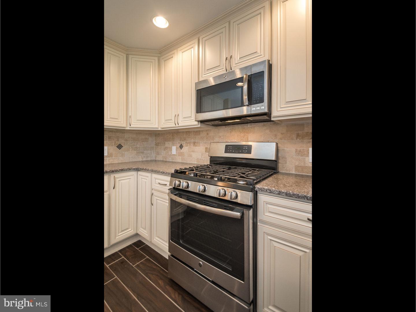 12612 Ramer Road Philadelphia, PA 19154 - Photo 9 of 25 Kitchen