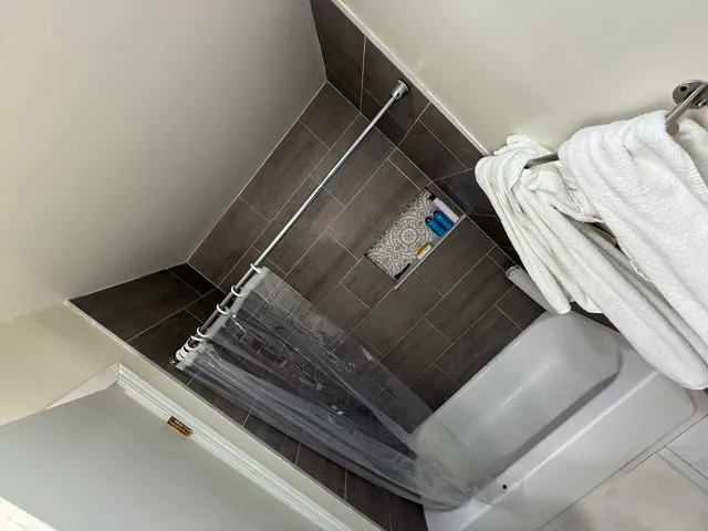 $2,050 | 346 Farmington Lane, Unit 346, Vernon Hills, IL 60061