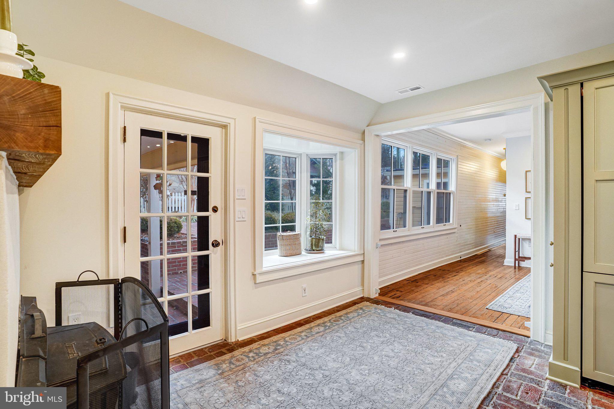 7153 Main Street Clifton, VA 20124 - Photo 26 of 77