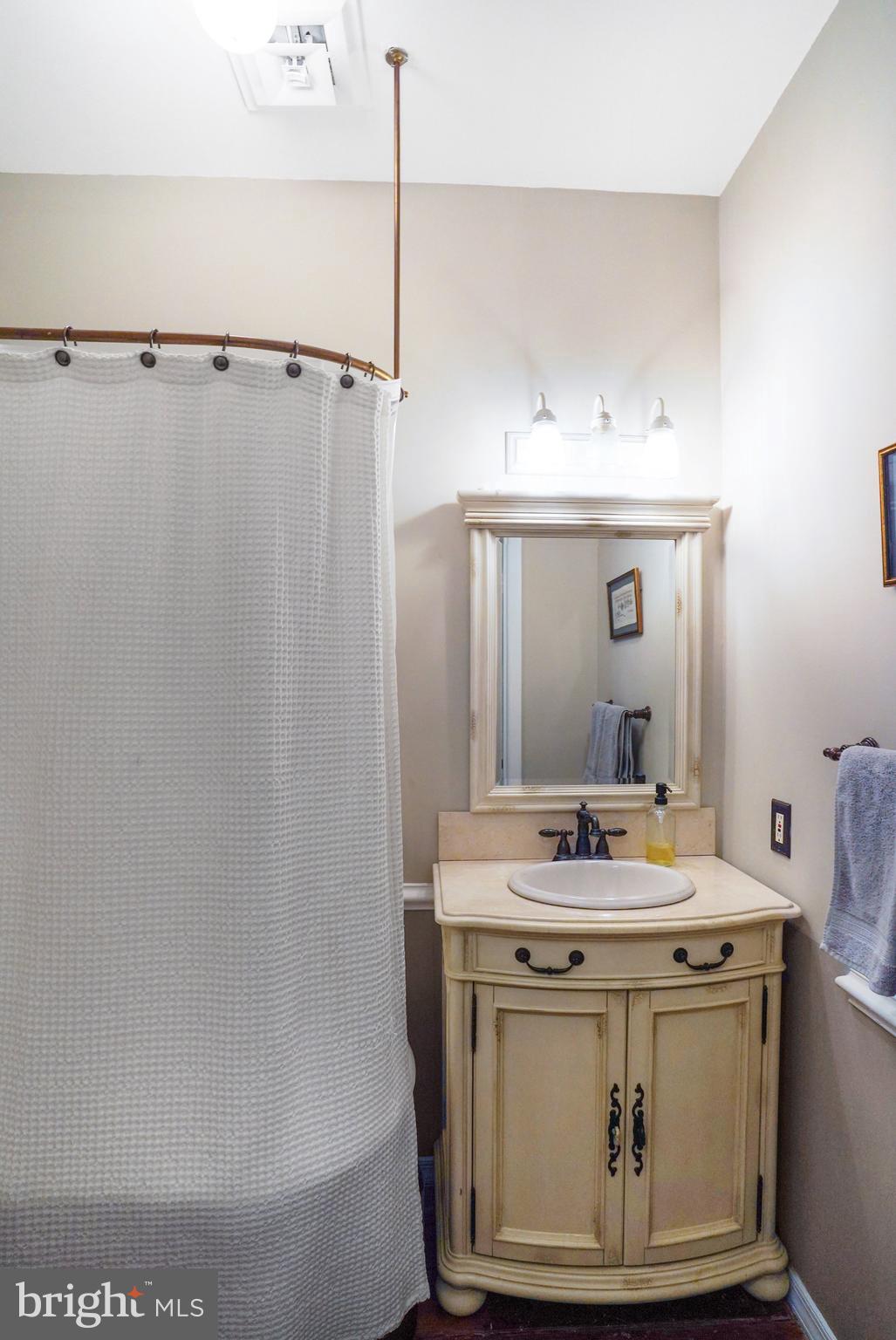 7153 Main Street Clifton, VA 20124 - Photo 44 of 77