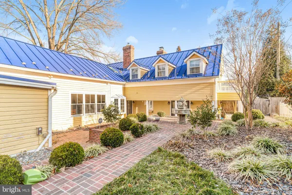 $6,300 | 7153 Main Street, Clifton, VA 20124