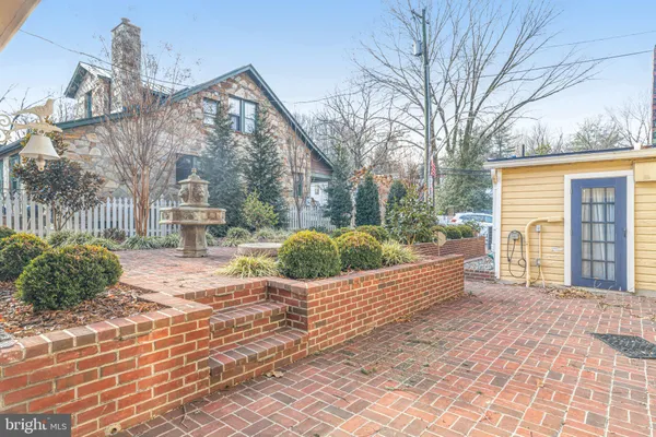 $6,300 | 7153 Main Street, Clifton, VA 20124