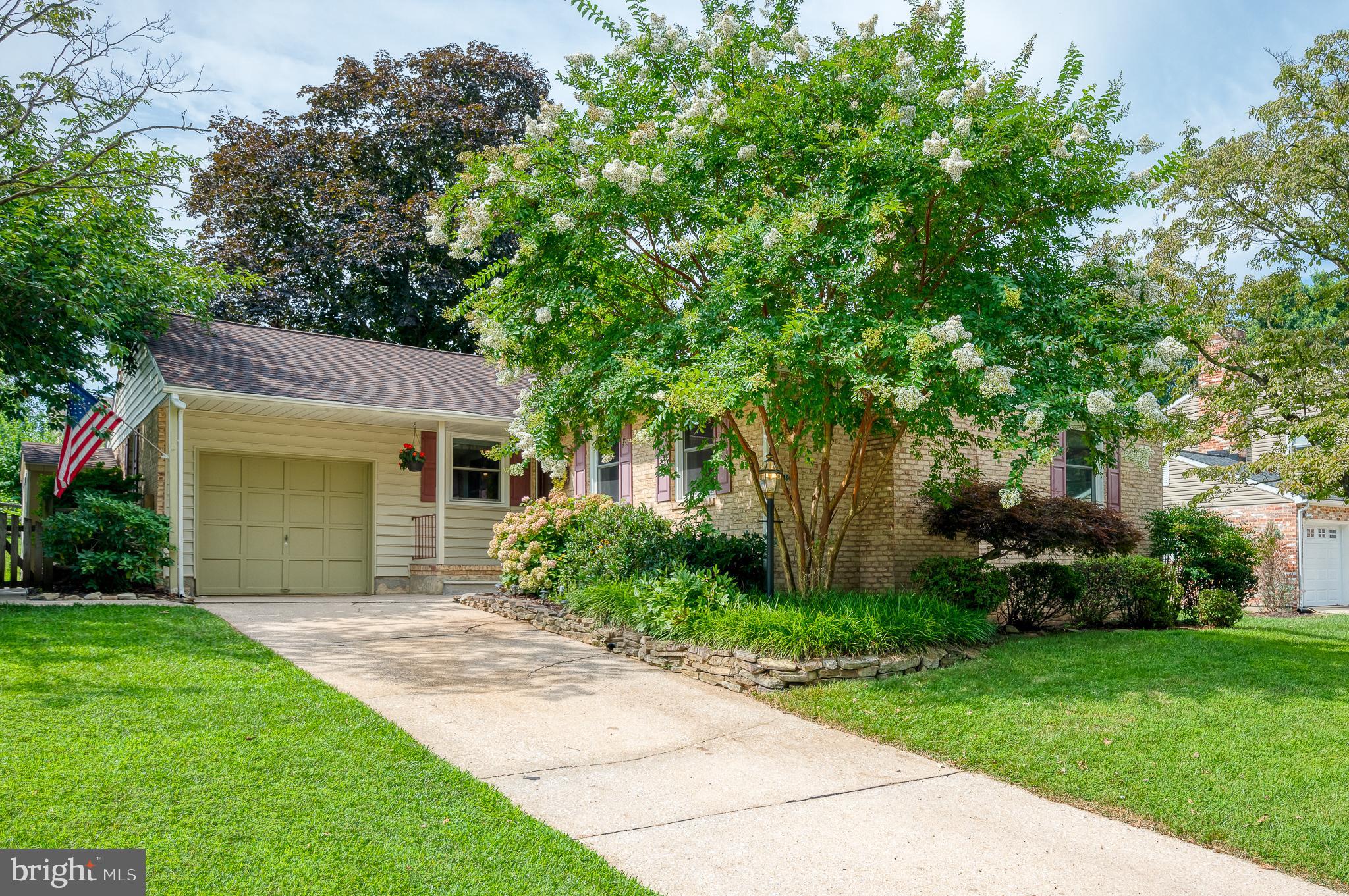 10865 Sandringham Road Cockeysville, MD 21030 - Photo 3 of 57 FRONT
