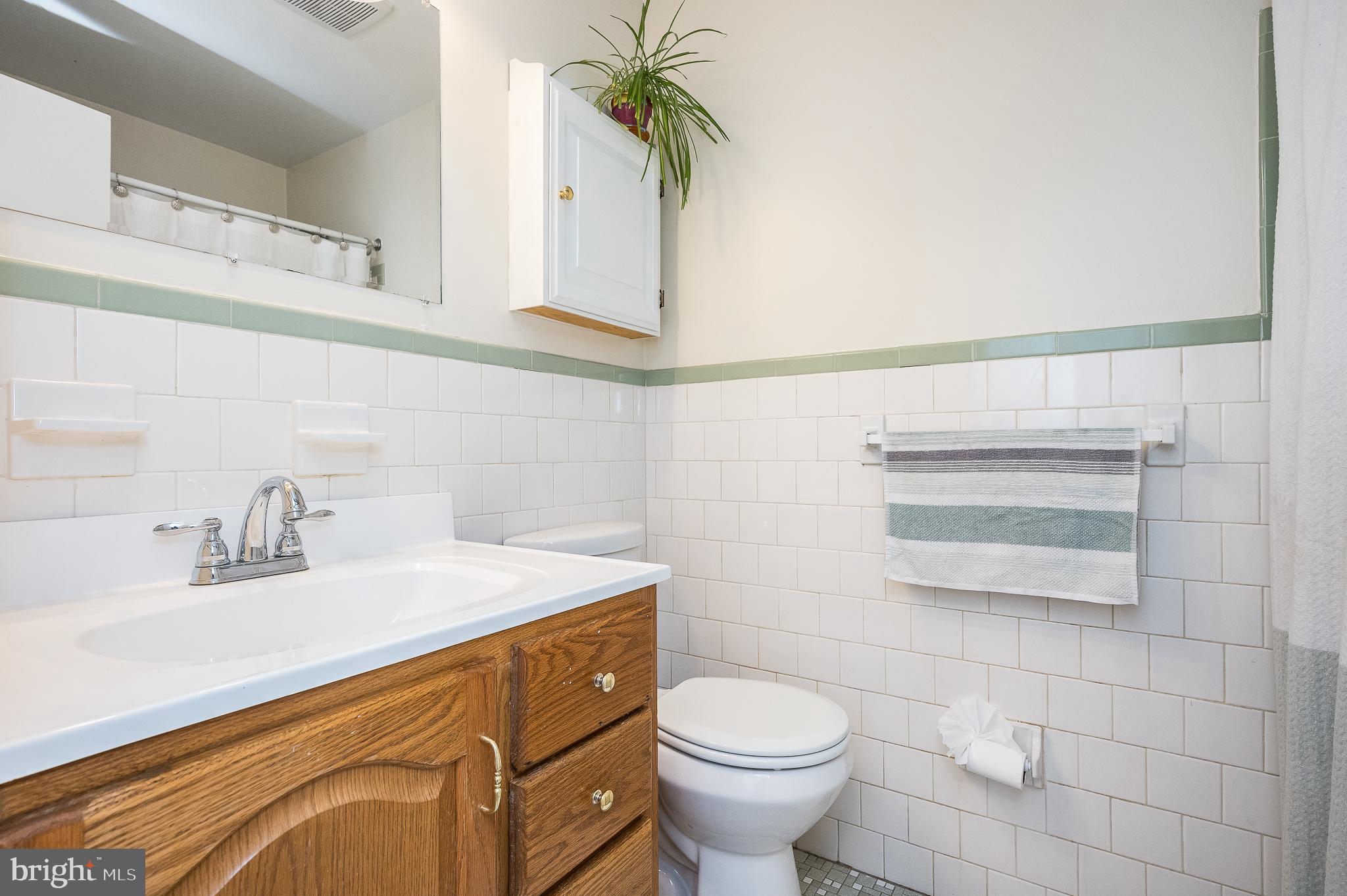 10865 Sandringham Road Cockeysville, MD 21030 - Photo 33 of 57 UPPER FULL BATHROOM