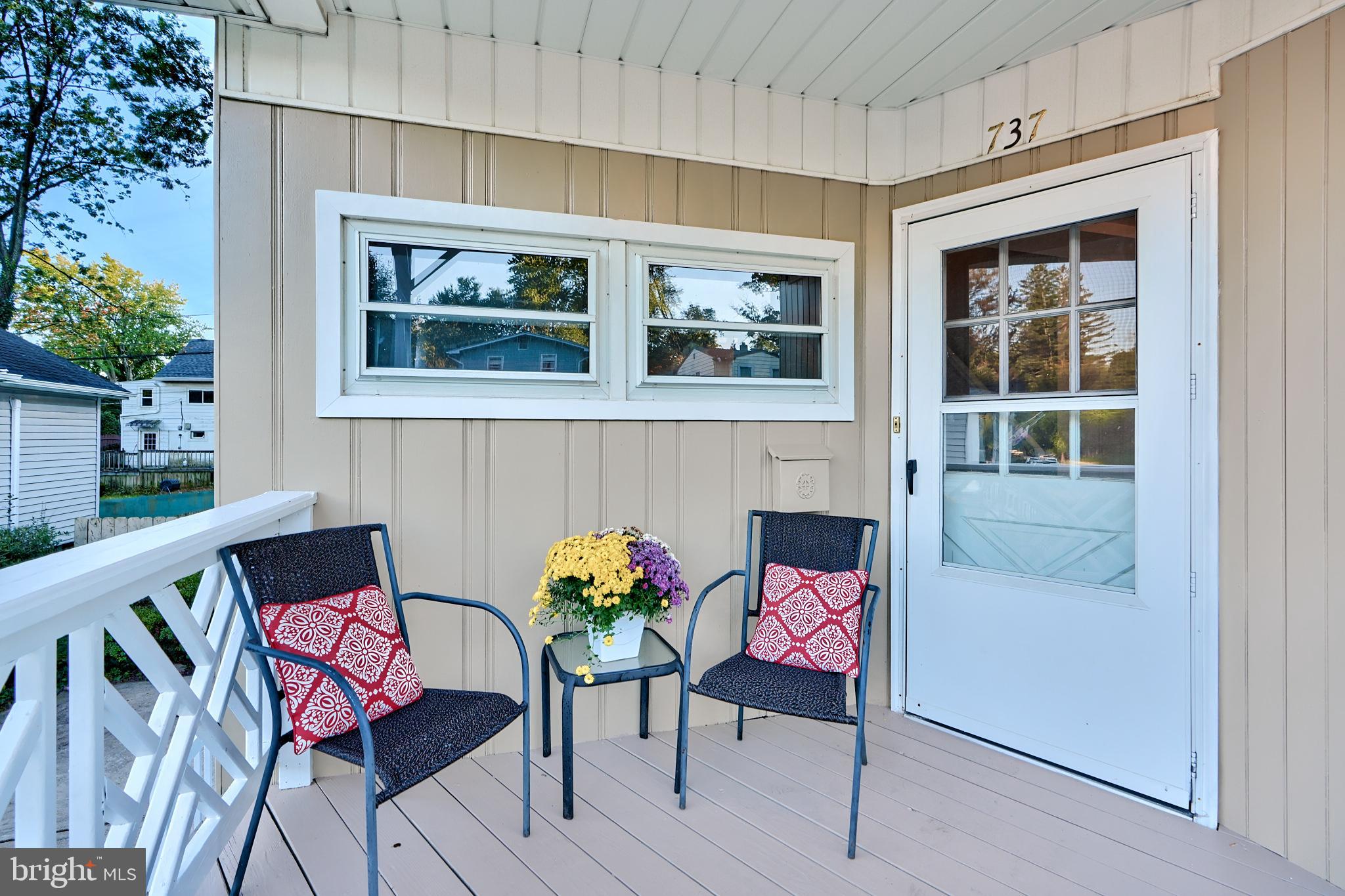 737 Anneslie Road Baltimore, MD 21212 - Photo 6 of 54 Inviting front porch!