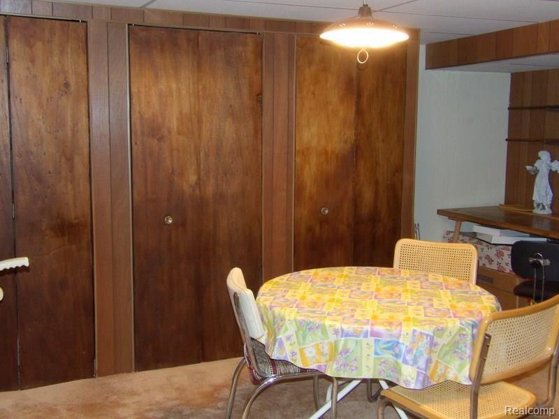 16805 Rudgate Street Southgate, MI 48195 - Photo 26 of 29 100_7018.JPG