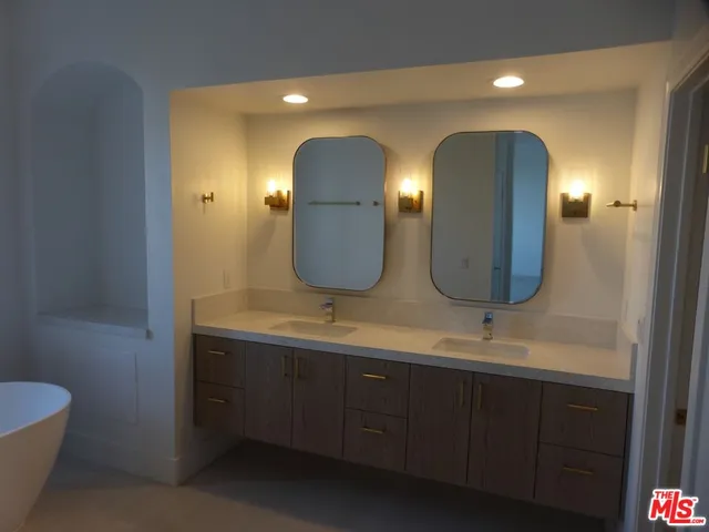 $8,450 | 10122 Empyrean Way, Unit 304, Los Angeles, CA 90067