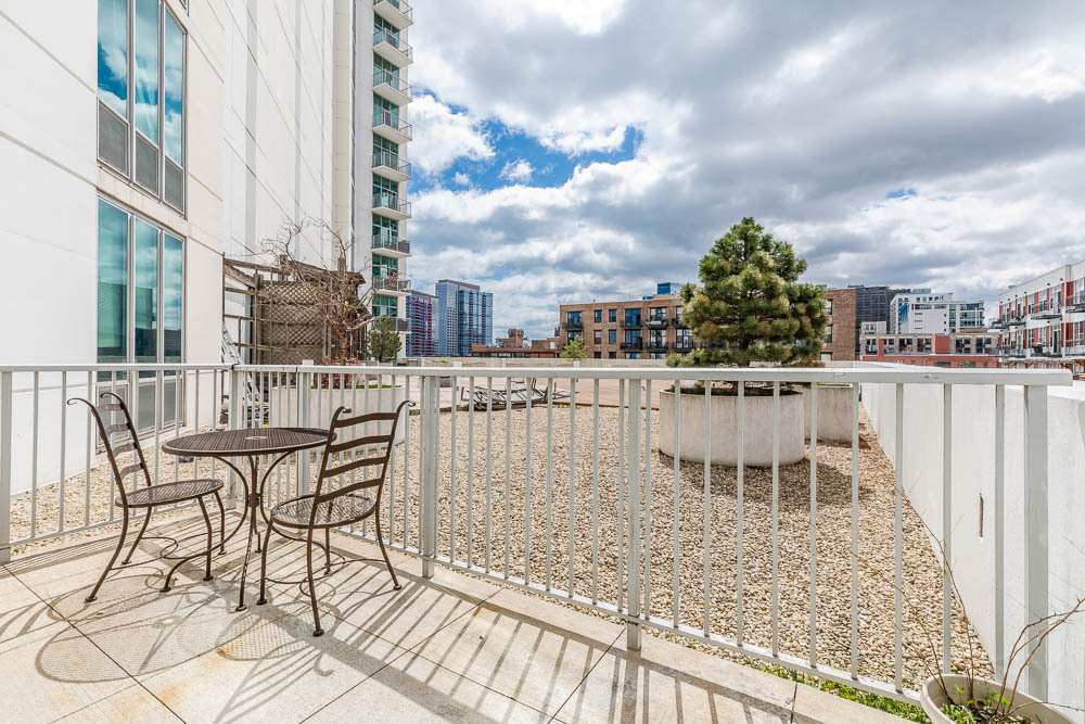 1600 South Indiana Avenue, Unit 501 Chicago, IL 60616 - Photo 15 of 29 a view of a chairs and table on the terrace