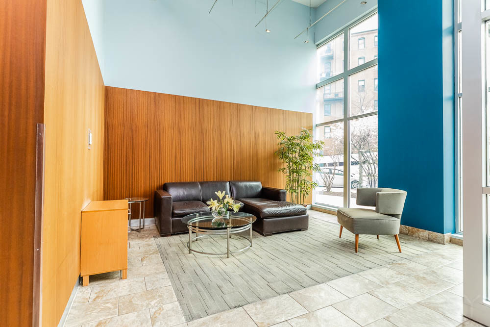1600 South Indiana Avenue, Unit 501 Chicago, IL 60616 - Photo 4 of 29 a living room with furniture and a window