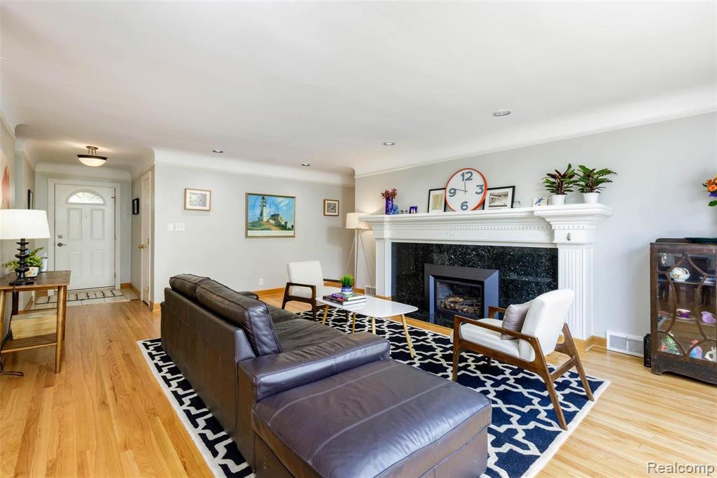 759 Shoreham Road Grosse Pointe Woods, MI 48236 - Photo 9 of 59