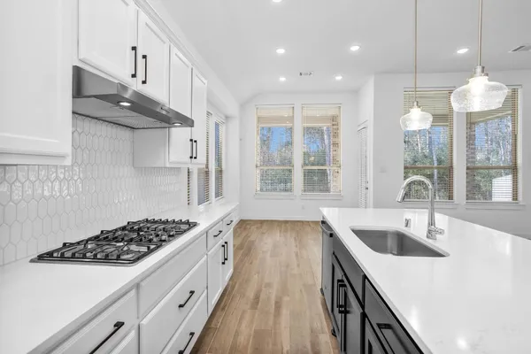 $465,000 | 256 Sky Top Drive, Montgomery, TX 77316