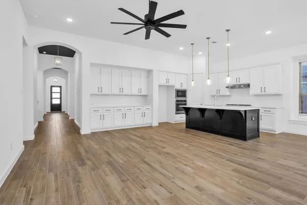 $465,000 | 256 Sky Top Drive, Montgomery, TX 77316