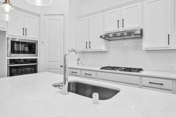 $465,000 | 256 Sky Top Drive, Montgomery, TX 77316