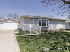 7 Karl Lane Springfield, IL 62702 - Photo 1 of 24