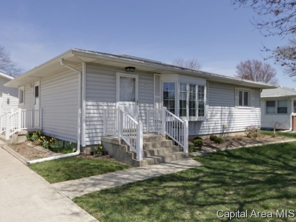 7 Karl Lane Springfield, IL 62702 - Photo 2 of 24