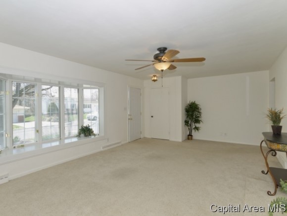 7 Karl Lane Springfield, IL 62702 - Photo 4 of 24