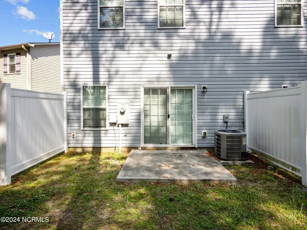 $1,450 | 300 Kenan Loop, Jacksonville, NC 28546