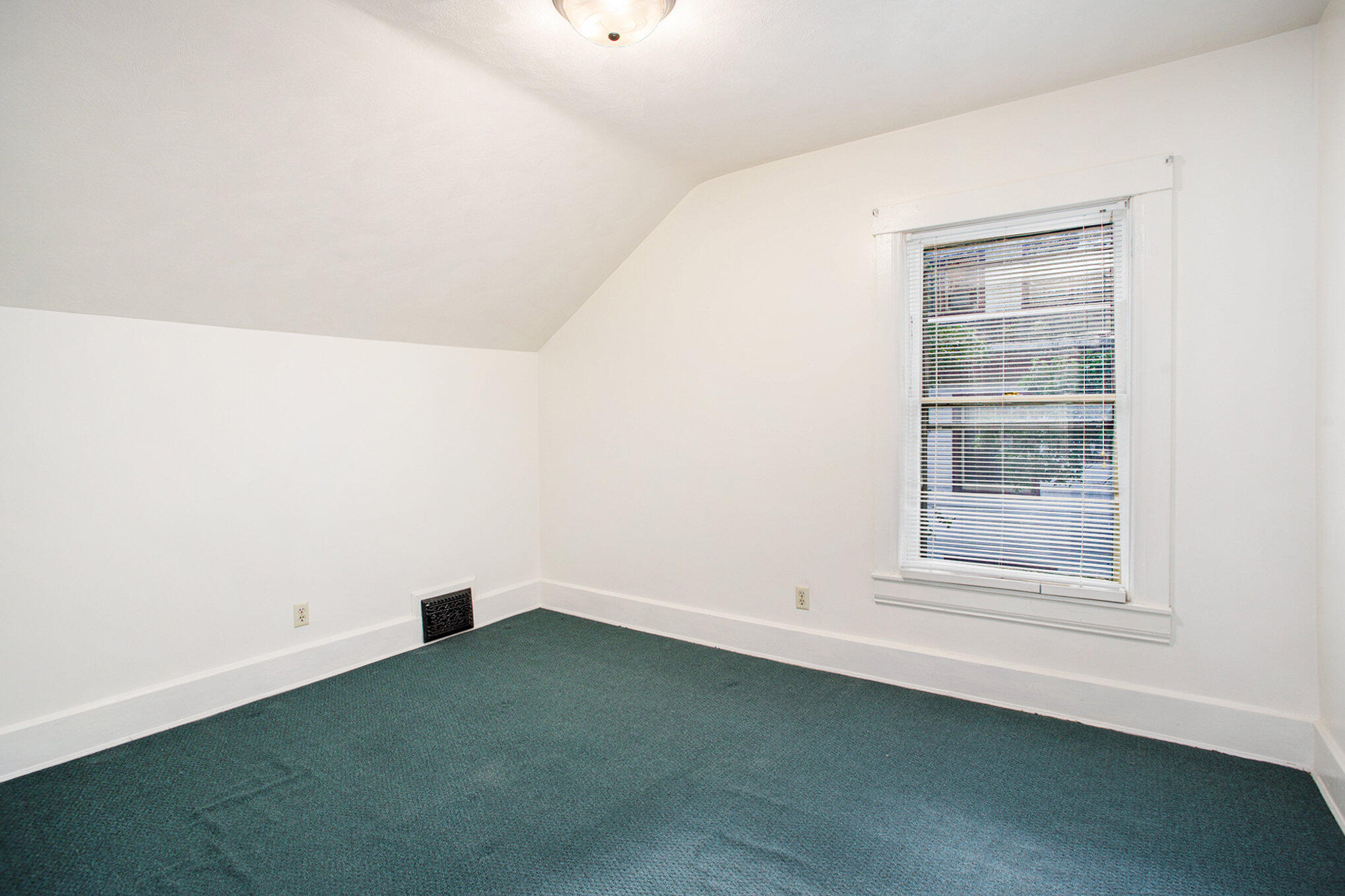 119 Sherman Road Battle Creek, MI 49017 - Photo 15 of 21 016_90a2062