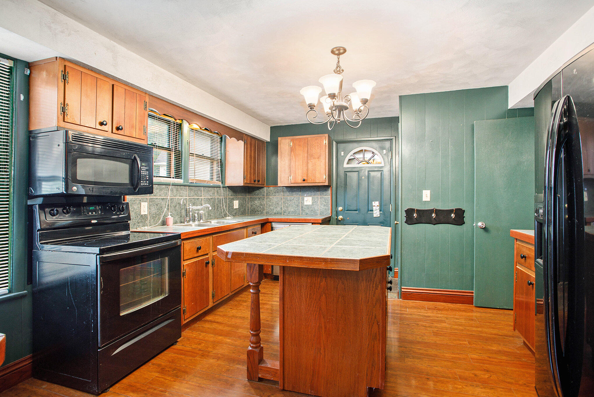 119 Sherman Road Battle Creek, MI 49017 - Photo 9 of 21 010_90a2034