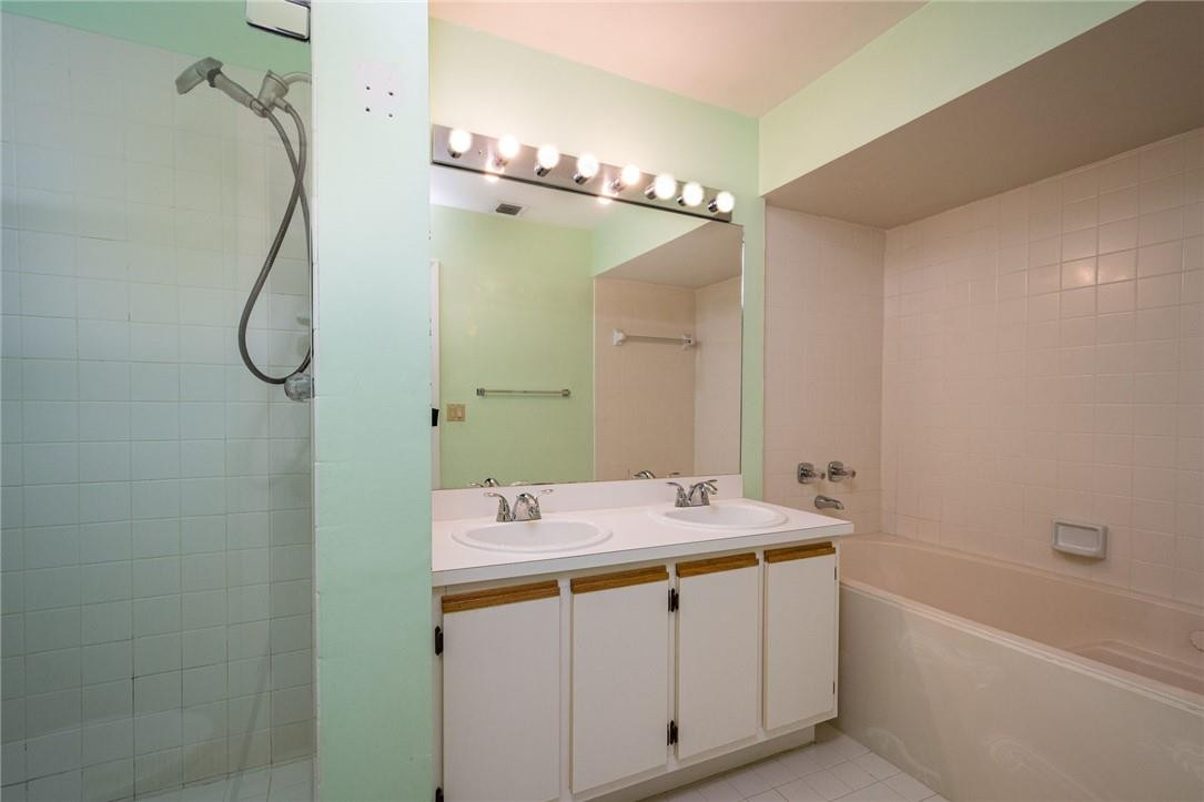 567 Racquet Club Road, Unit 20 Weston, FL 33326 - Photo 18 of 26 Photo 18