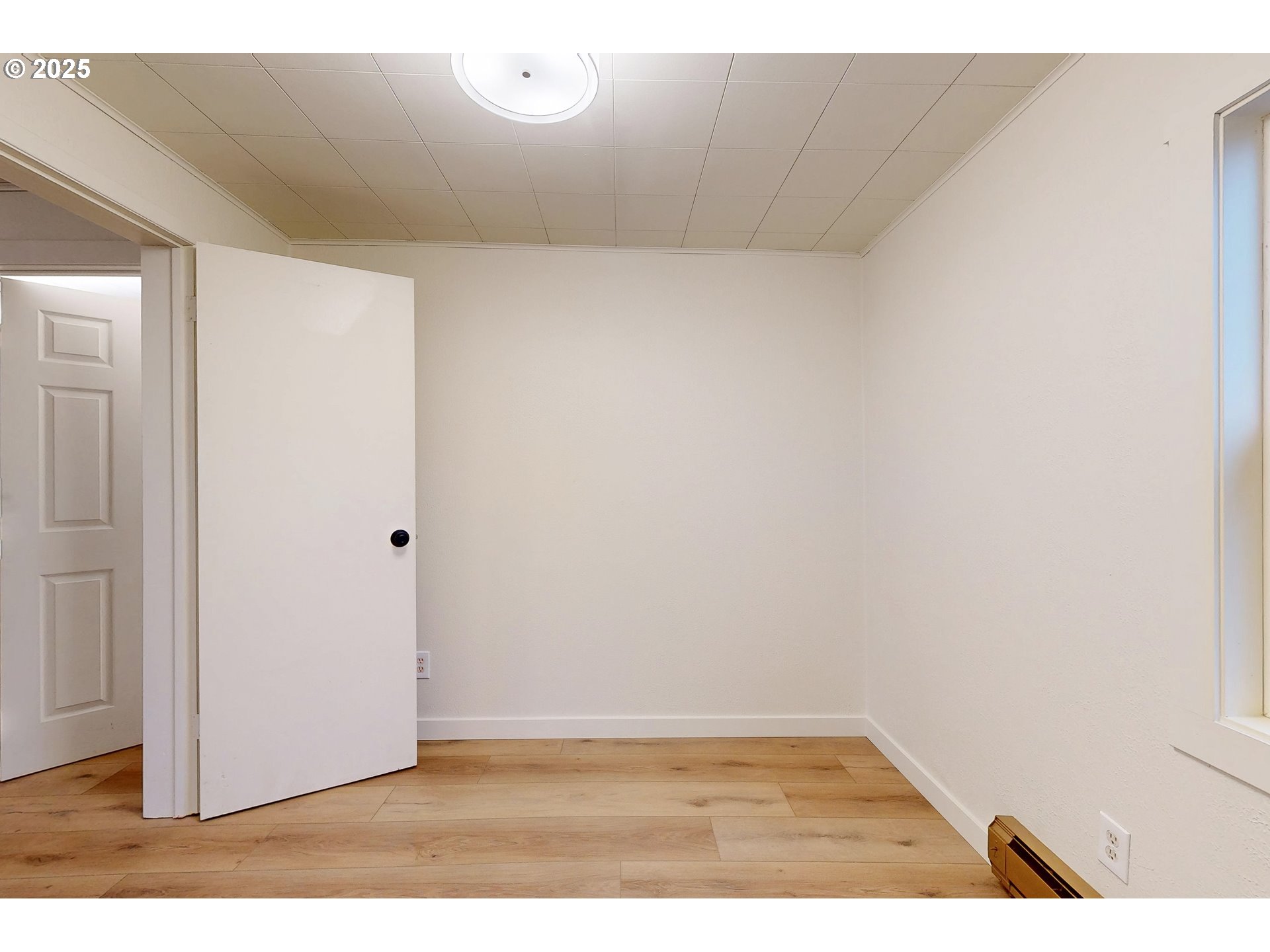 1209 Chestnut Street Milton Freewater, OR 97862 - Photo 14 of 23 a view of an empty room