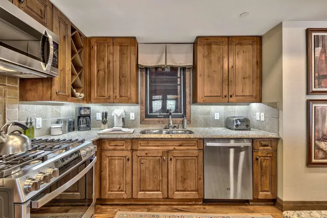 $829,000 | 6750 North Lake Boulevard, Unit 1D, Tahoe Vista, CA 96148