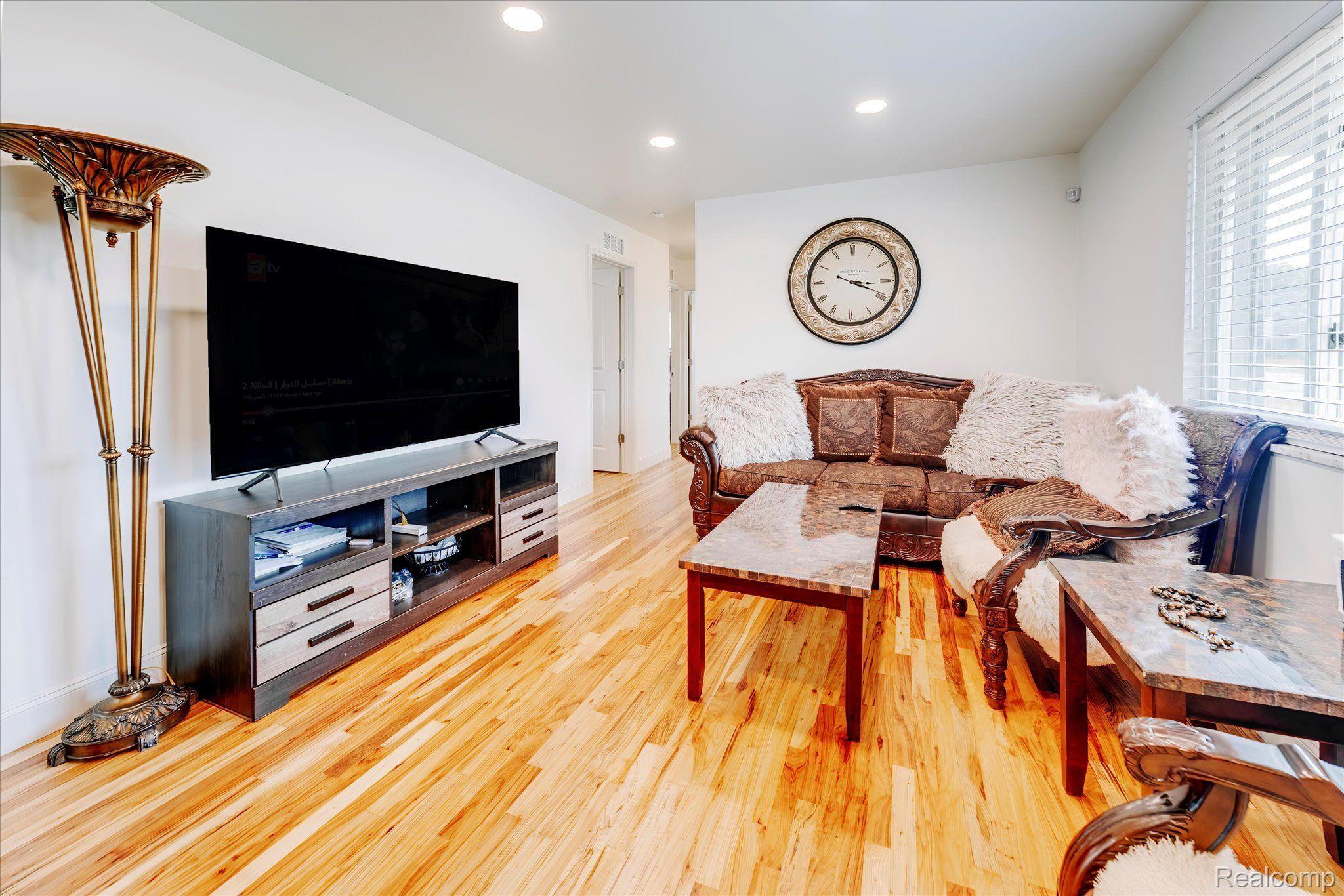12463 Clinton River Road Sterling Heights, MI 48313 - Photo 9 of 42 Gallery Image 9