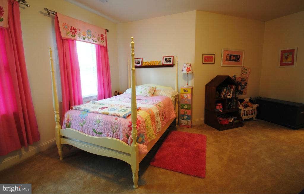 7685 Colonial Beach Road Pasadena, MD 21122 - Photo 19 of 30 Bedroom