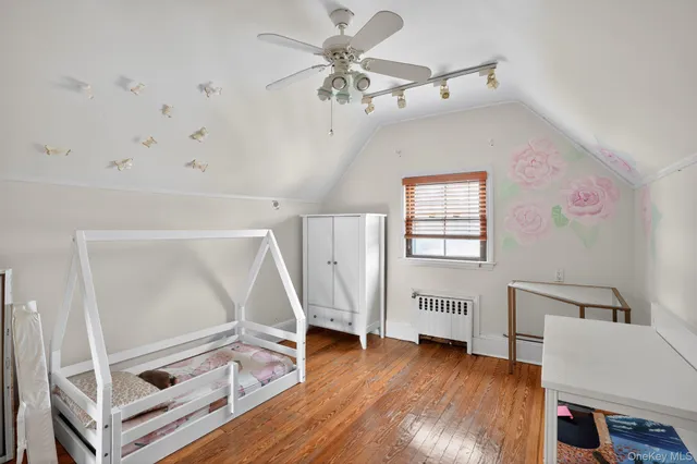 $1,799,000 | 915 Malba Drive | Whitestone