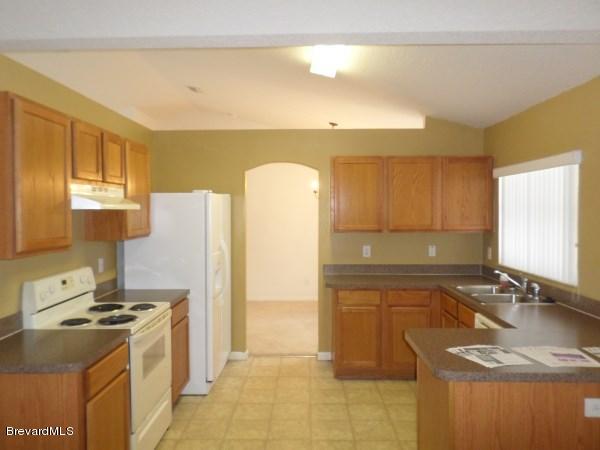 406 Avocado Road Northwest Palm Bay, FL 32907 - Photo 6 of 15 Kitchen