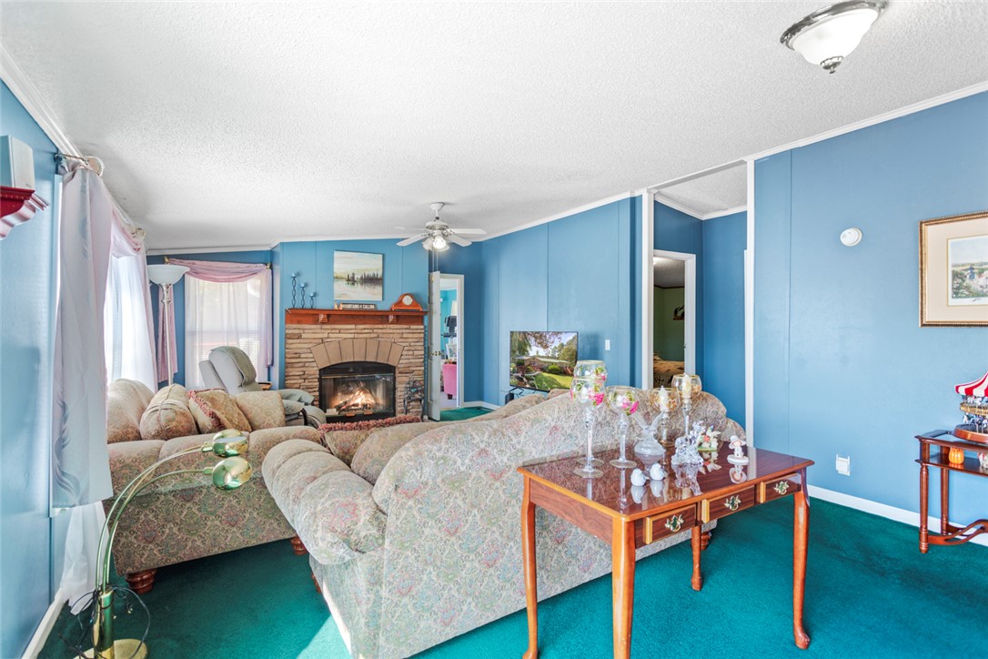 155 Whitman Hollow Road Walhalla, SC 29691 - Photo 19 of 48 Living room