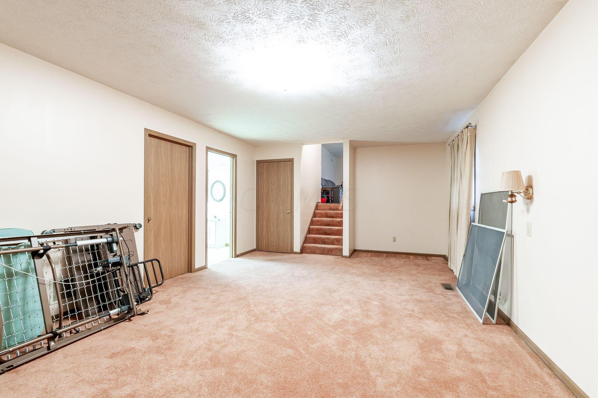 487 Meadow Lane Springfield, OH 45505 - Photo 46 of 58 487 Meadow Ln (Interior)-37