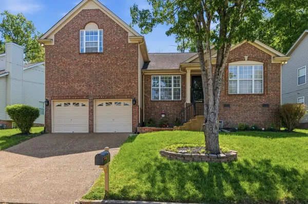 $438,500 | 2965 Harbor Lights Drive, Nashville, TN 37217