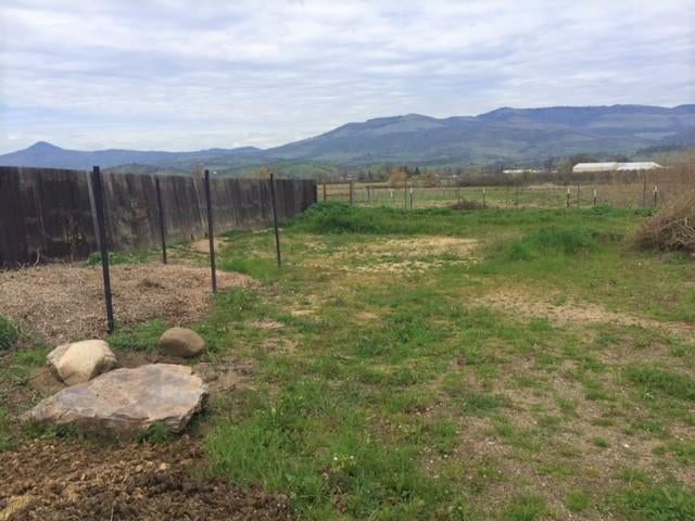 5437 Colver Road Talent, OR 97540 - Photo 4 of 17 4