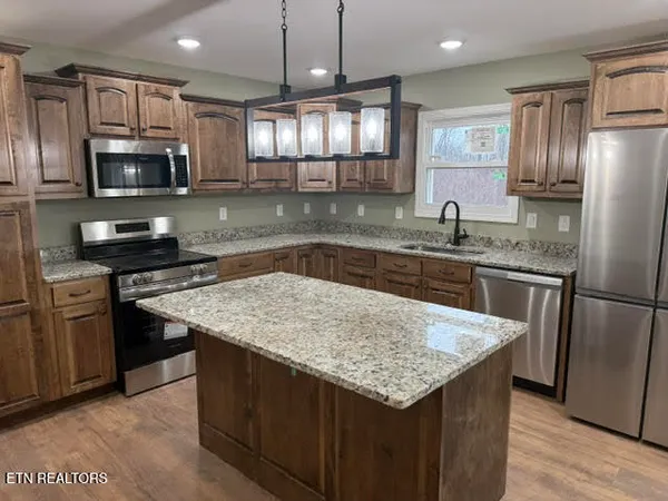 $299,000 | 382 Bear Knob Lane, Crawford, TN 38554