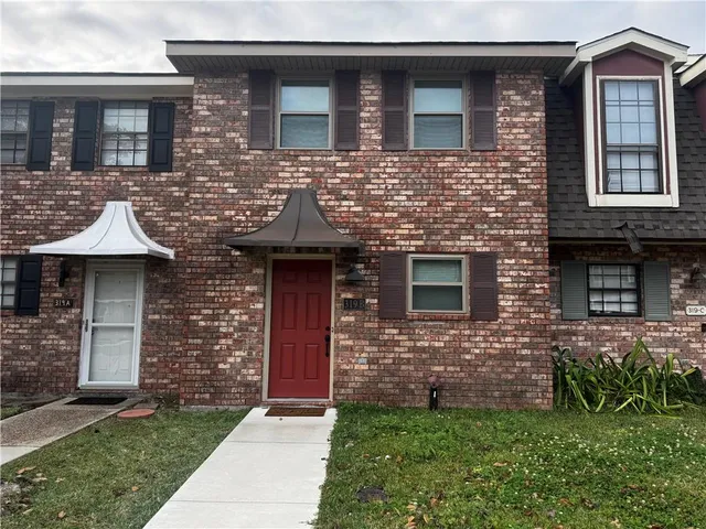 $1,345 | 319 Ormond Meadows Drive, Unit B, Destrehan, LA 70047
