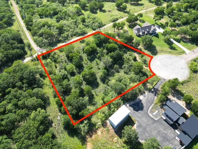 an aerial view of a yard