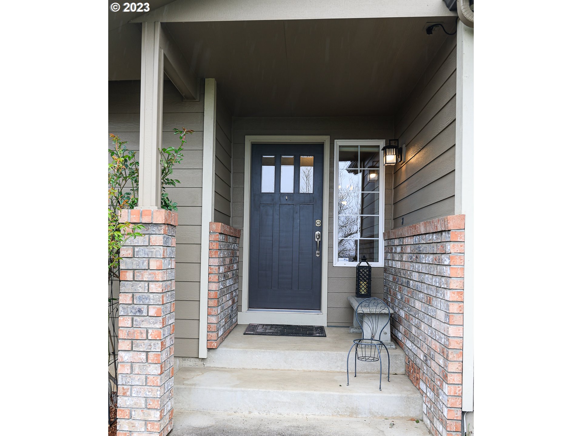2465 South Bertelsen Road Eugene, OR 97405 - Photo 2 of 26 a view of front door of house