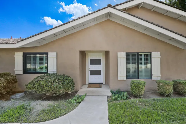a view of a house with entryway