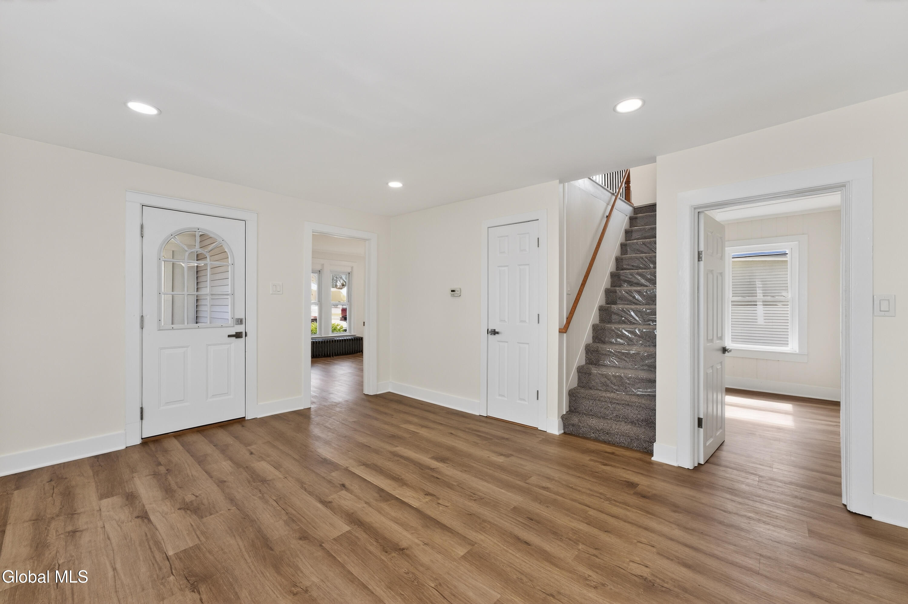 332 Main Street Corinth, NY 12822 - Photo 9 of 43 1 Livingroom 3