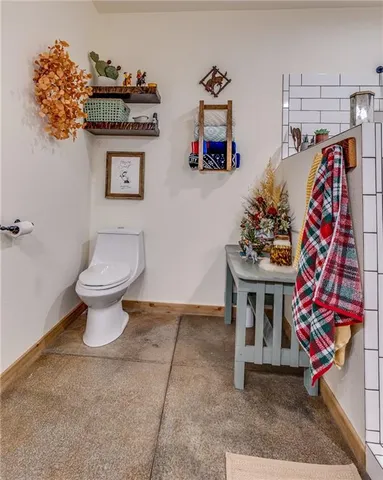 $475,000 | 714 Indiana Road, Williamsburg, KS 66095