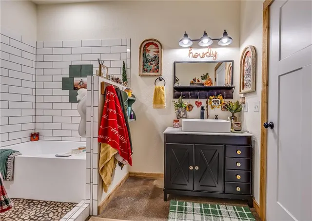 $475,000 | 714 Indiana Road, Williamsburg, KS 66095