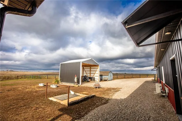 $475,000 | 714 Indiana Road, Williamsburg, KS 66095