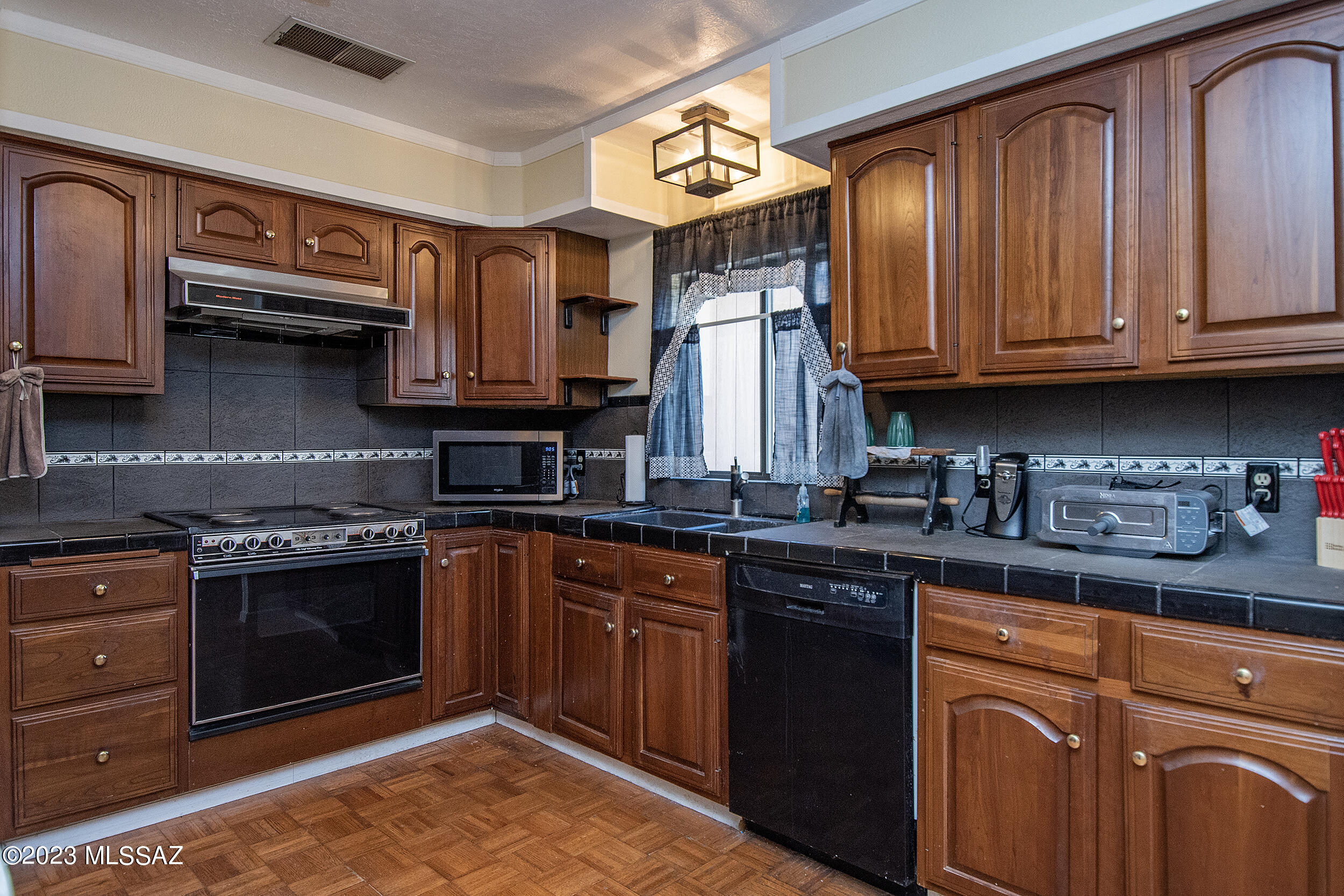 4610 West Mossman Road Tucson, AZ 85757 - Photo 10 of 44 Gallery Image 10
