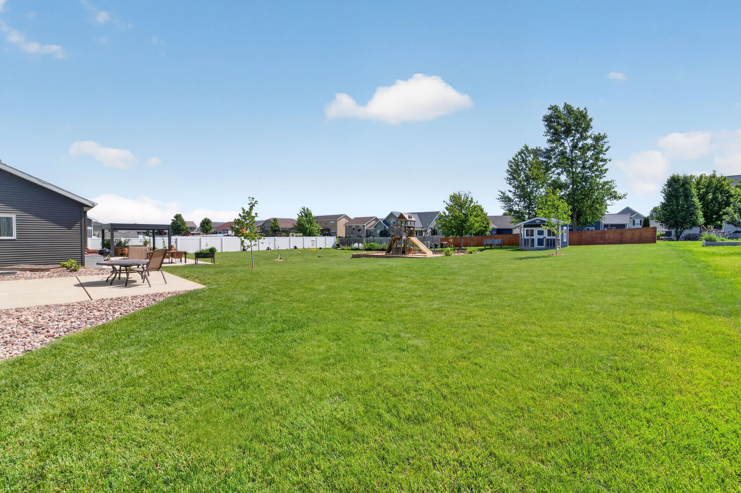 299 Hallmark Way Sun Prairie, WI 53590 - Photo 33 of 35