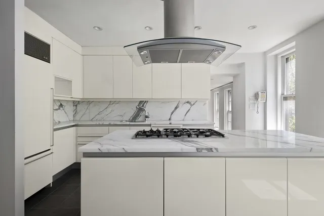 $6,750,000 | 351 East 62nd Street | Lenox Hill